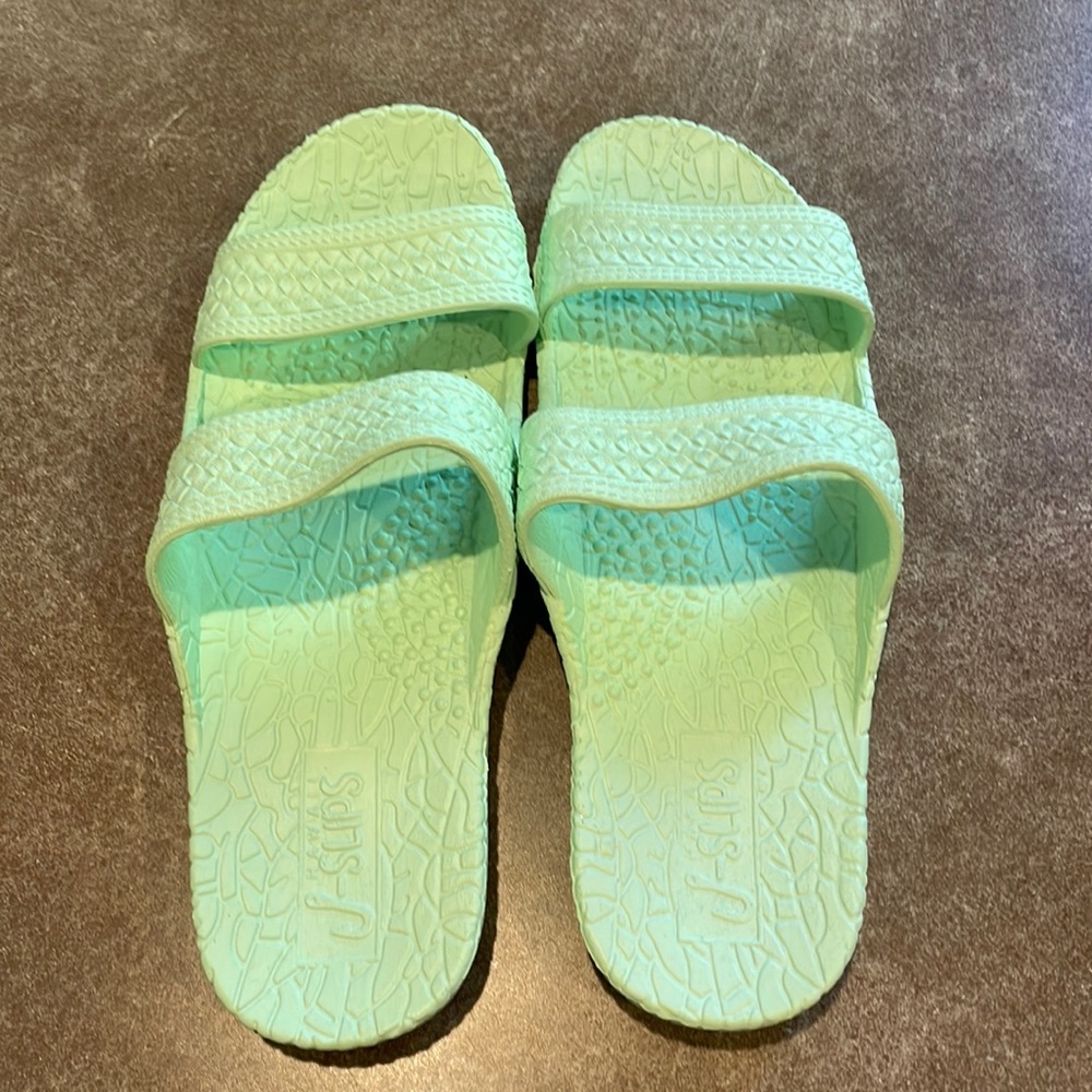 J-Slips Mint Green Women’s 9 Men’s 7.5